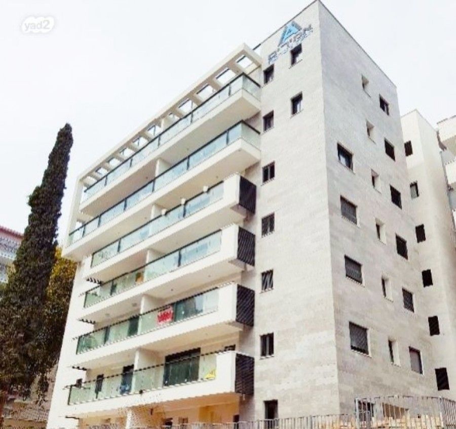 4 room apartment FOR SALE Eli Cohen Street, Ra'anana - Israel